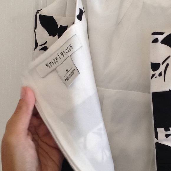 White House Black Market sleeveless flower dress - Picture 3 of 3